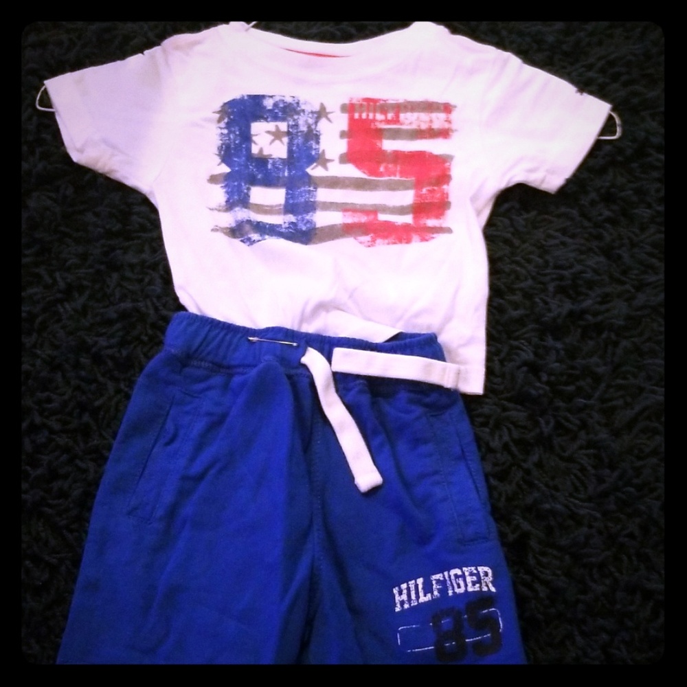 Two Piece Tommy Hilfiger short set